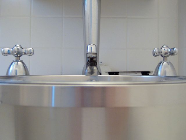浄水器の真実を暴く安全と味覚の革命的秘密